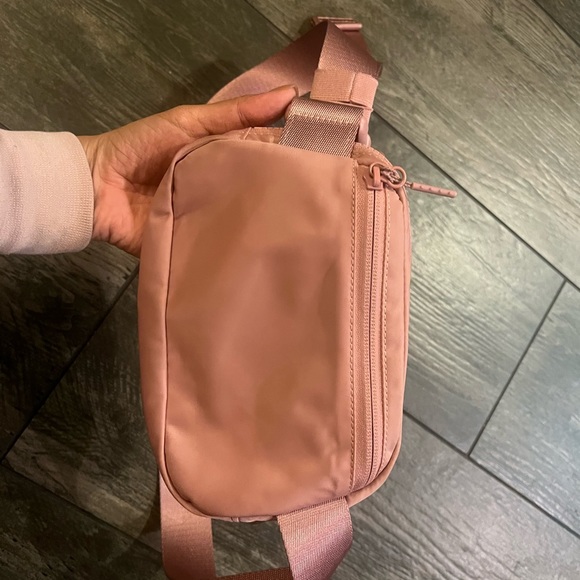 Lululemon belt bag | pink - Picture 5 of 13